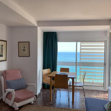 아파트 Mediterranean In Next To The Sea 료렛 드 마르